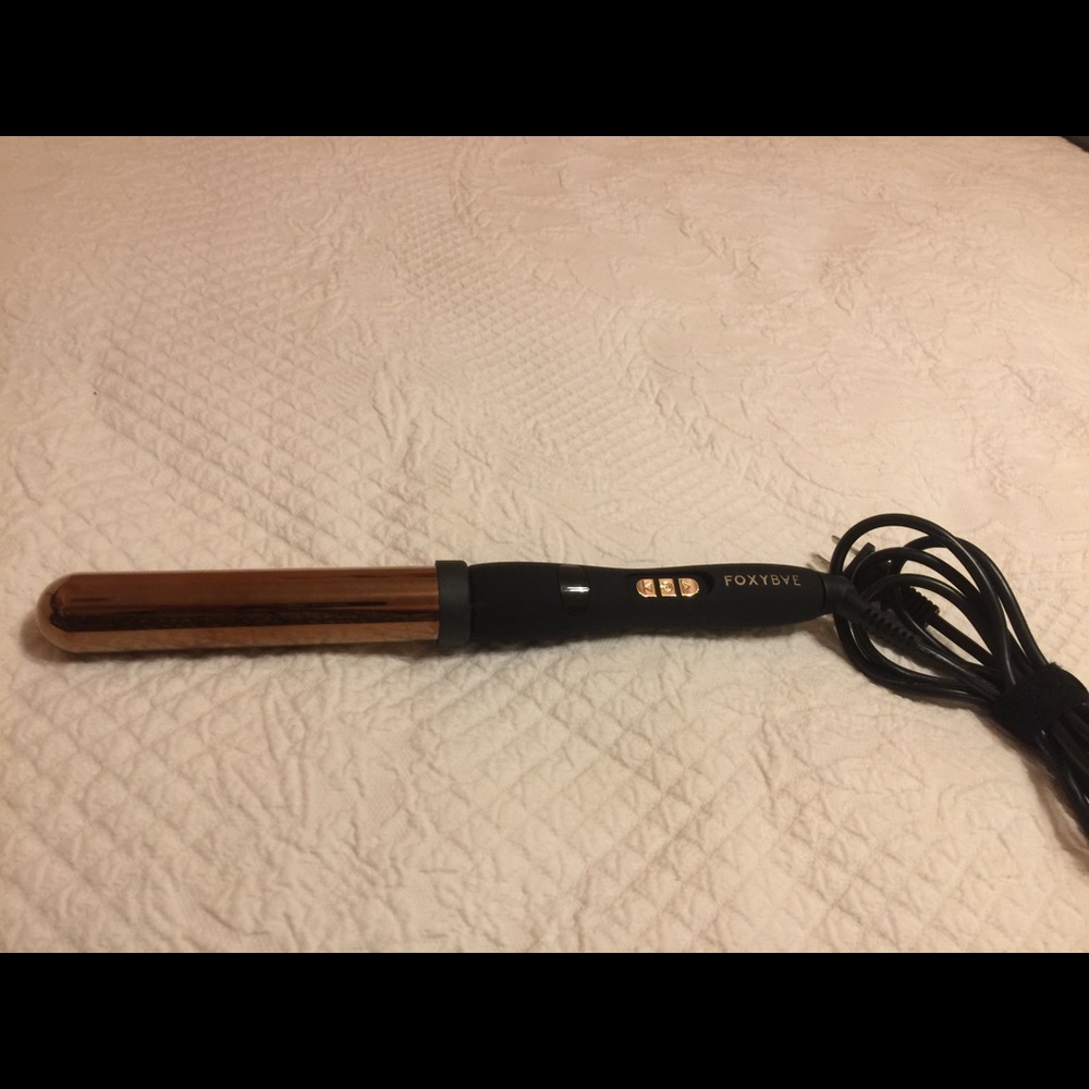 Rose gold foxybae curling wand